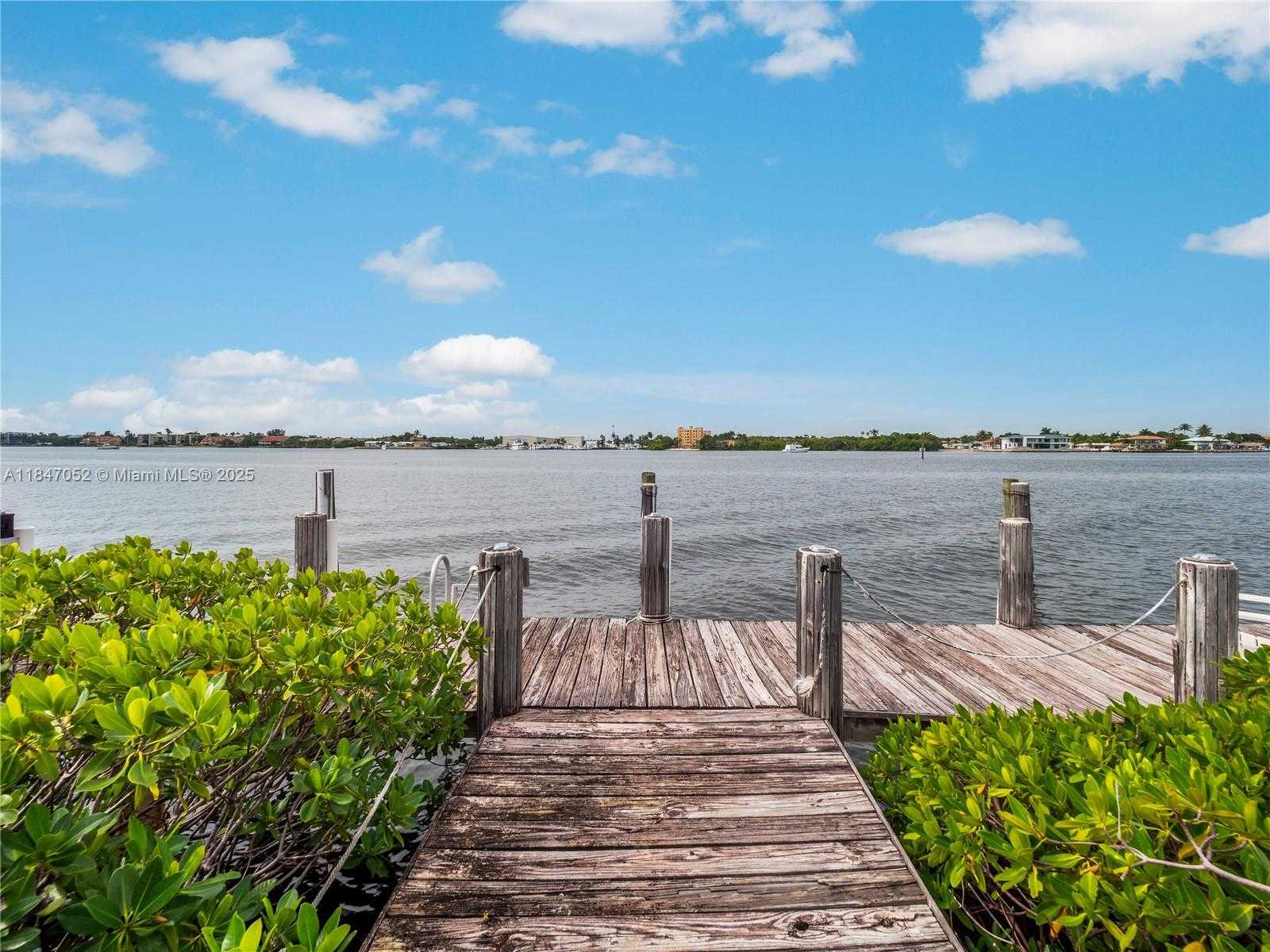 Small Image of 1635 LANDS END RD, Manalapan Number 43