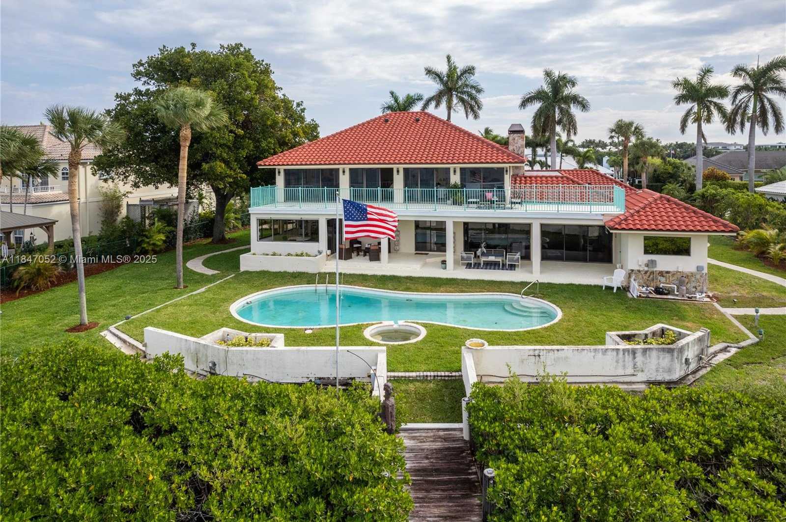 Small Image of 1635 LANDS END RD, Manalapan Number 5