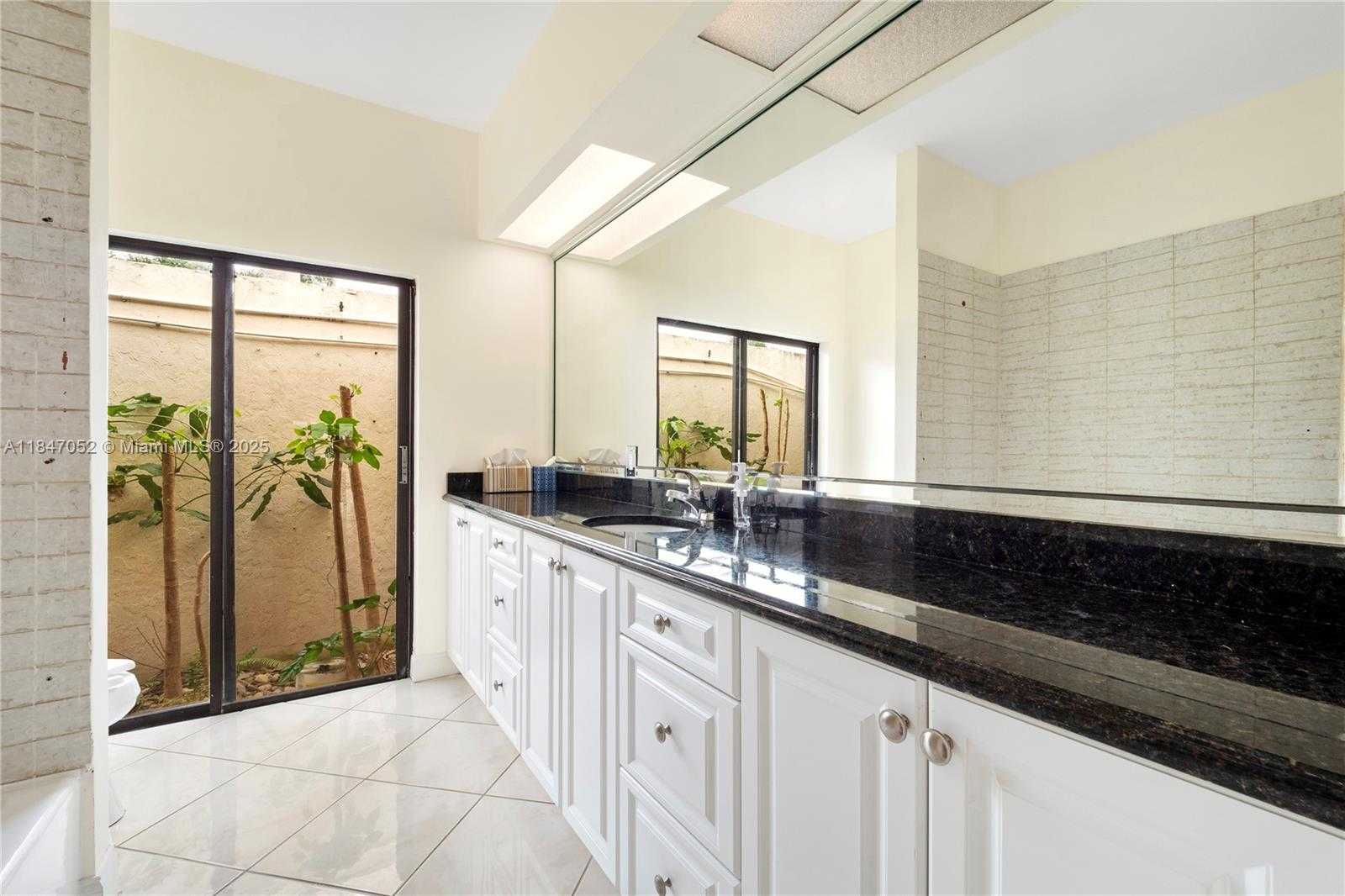 Small Image of 1635 LANDS END RD, Manalapan Number 65