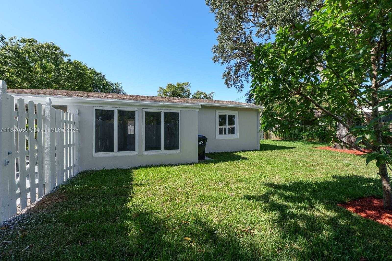 Small Image of 1121 SOUTH WEST 18TH CT, Fort Lauderdale Number 21