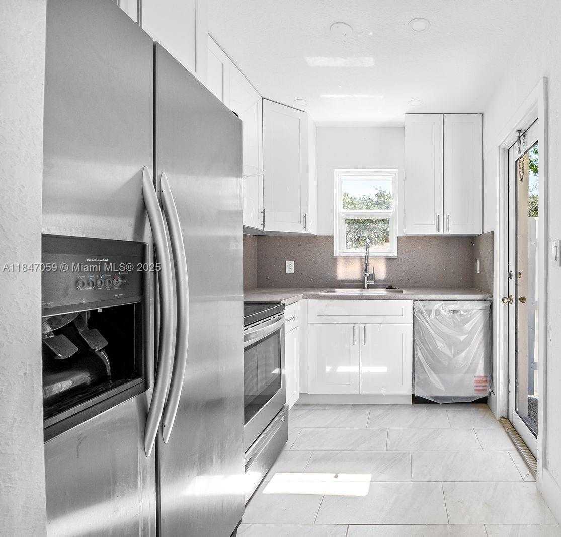 Small Image of 1121 SOUTH WEST 18TH CT, Fort Lauderdale Number 6