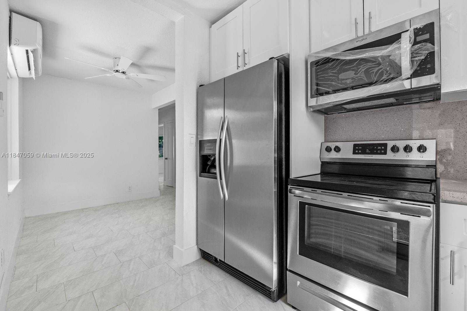 Small Image of 1121 SOUTH WEST 18TH CT, Fort Lauderdale Number 7