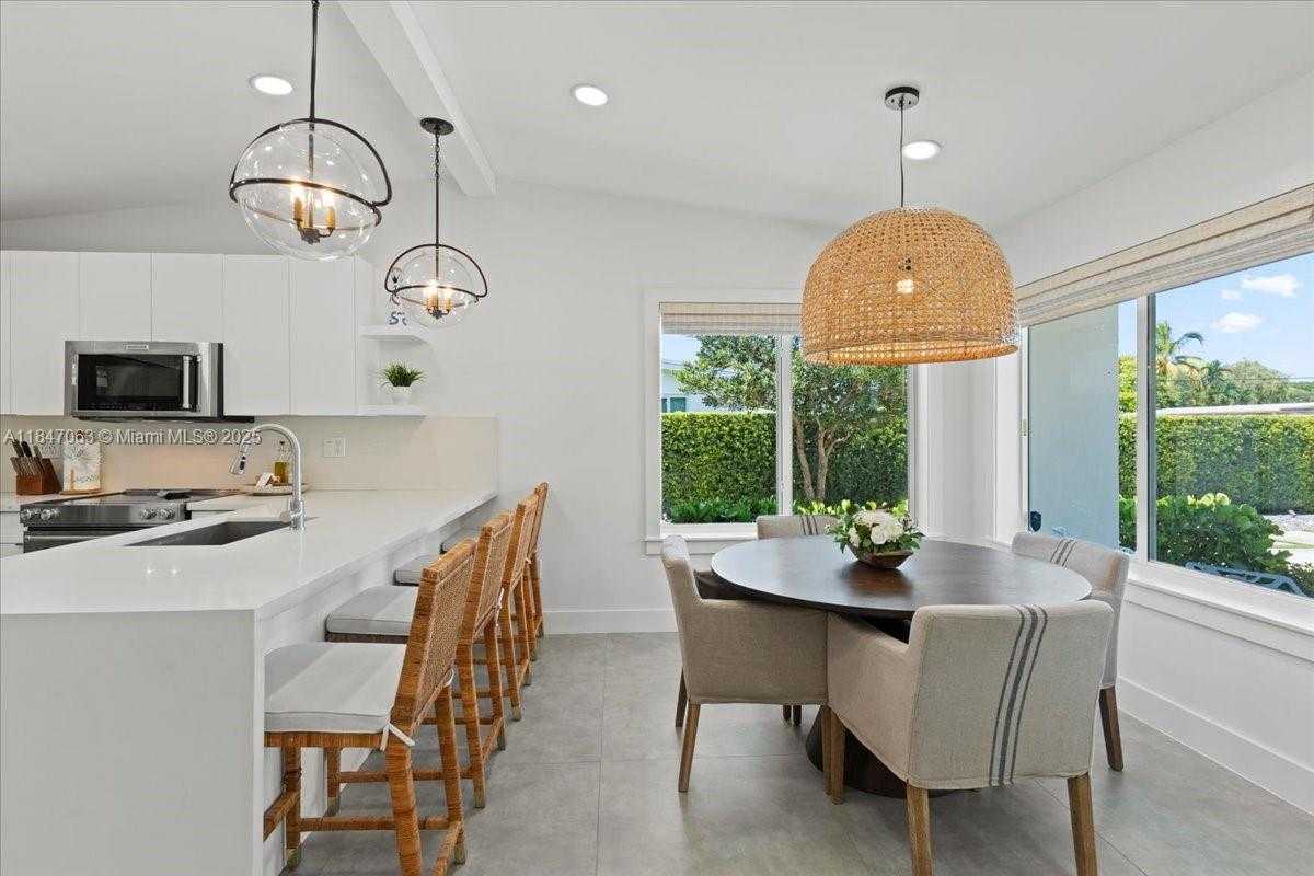 Small Image of 5466 SOUTH WEST 89TH PL, Miami Number 10