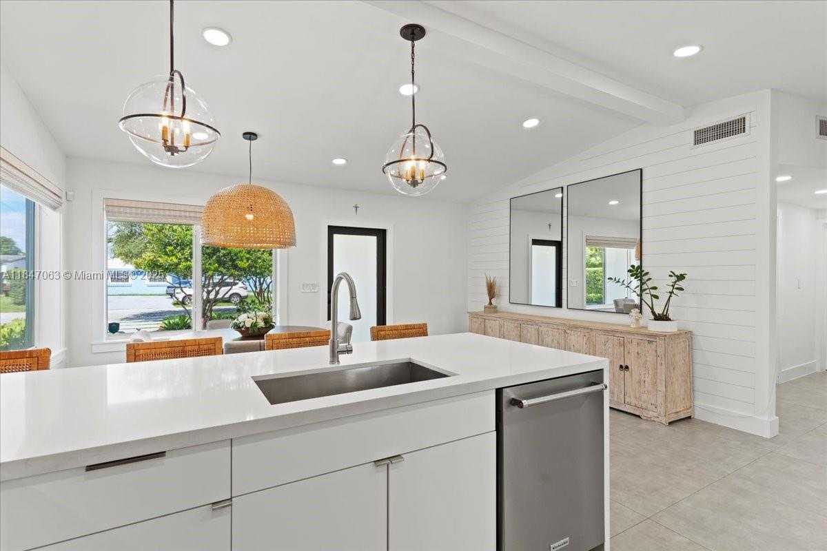 Small Image of 5466 SOUTH WEST 89TH PL, Miami Number 13