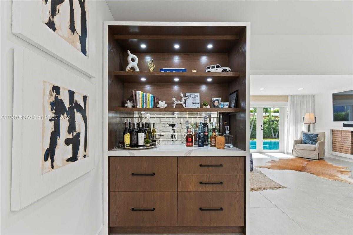 Small Image of 5466 SOUTH WEST 89TH PL, Miami Number 16