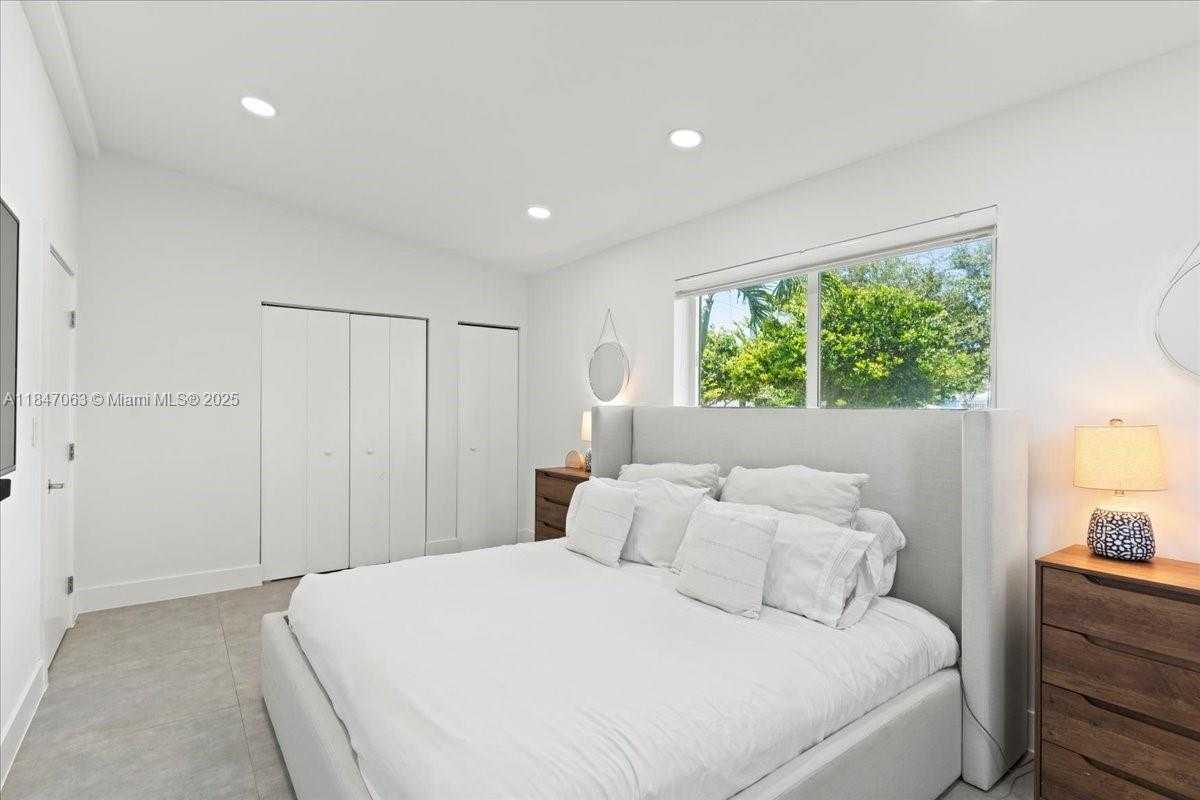 Small Image of 5466 SOUTH WEST 89TH PL, Miami Number 23