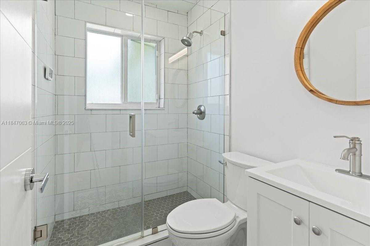 Small Image of 5466 SOUTH WEST 89TH PL, Miami Number 26