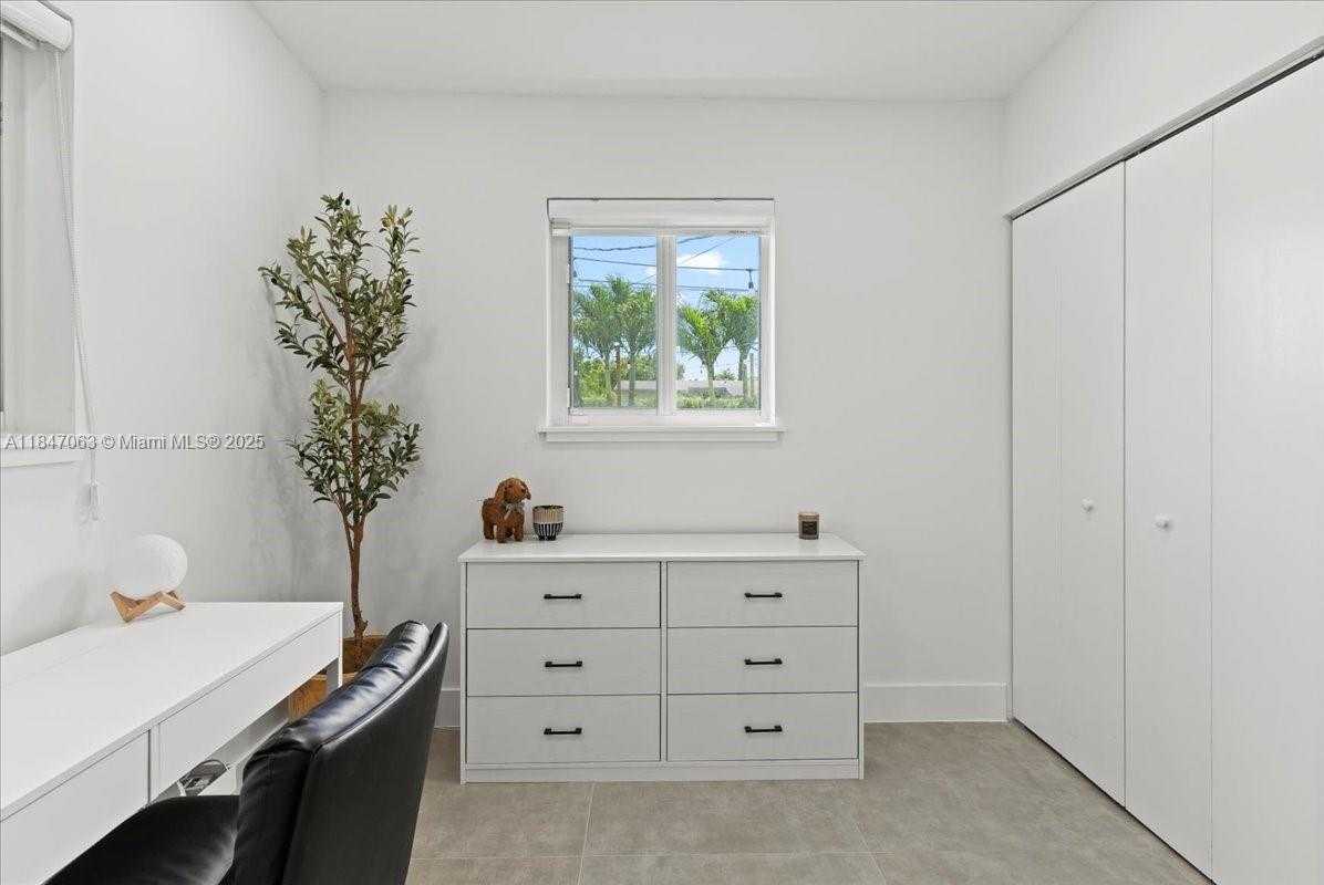 Small Image of 5466 SOUTH WEST 89TH PL, Miami Number 28