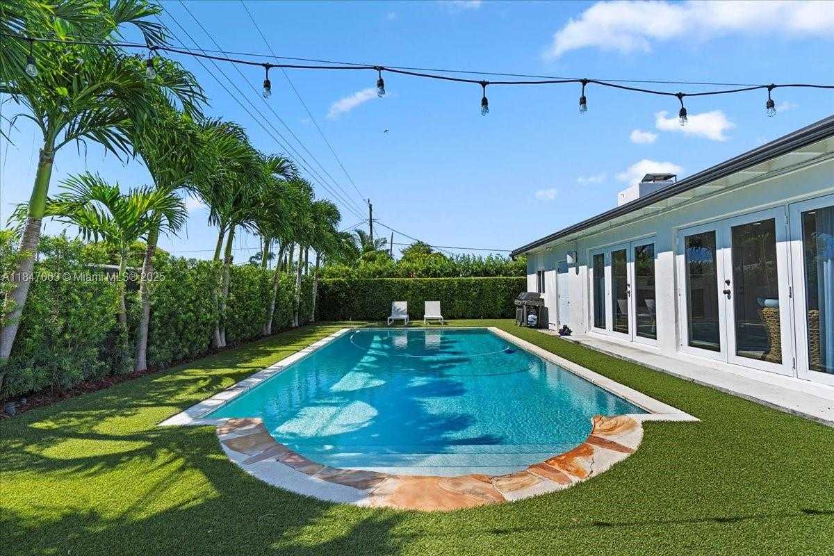 Small Image of 5466 SOUTH WEST 89TH PL, Miami Number 29