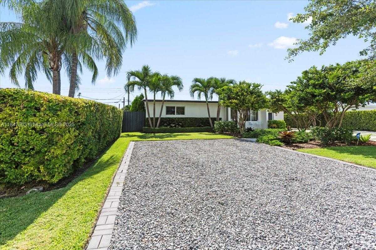 Small Image of 5466 SOUTH WEST 89TH PL, Miami Number 3
