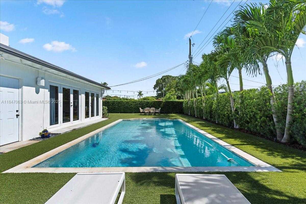 Small Image of 5466 SOUTH WEST 89TH PL, Miami Number 32