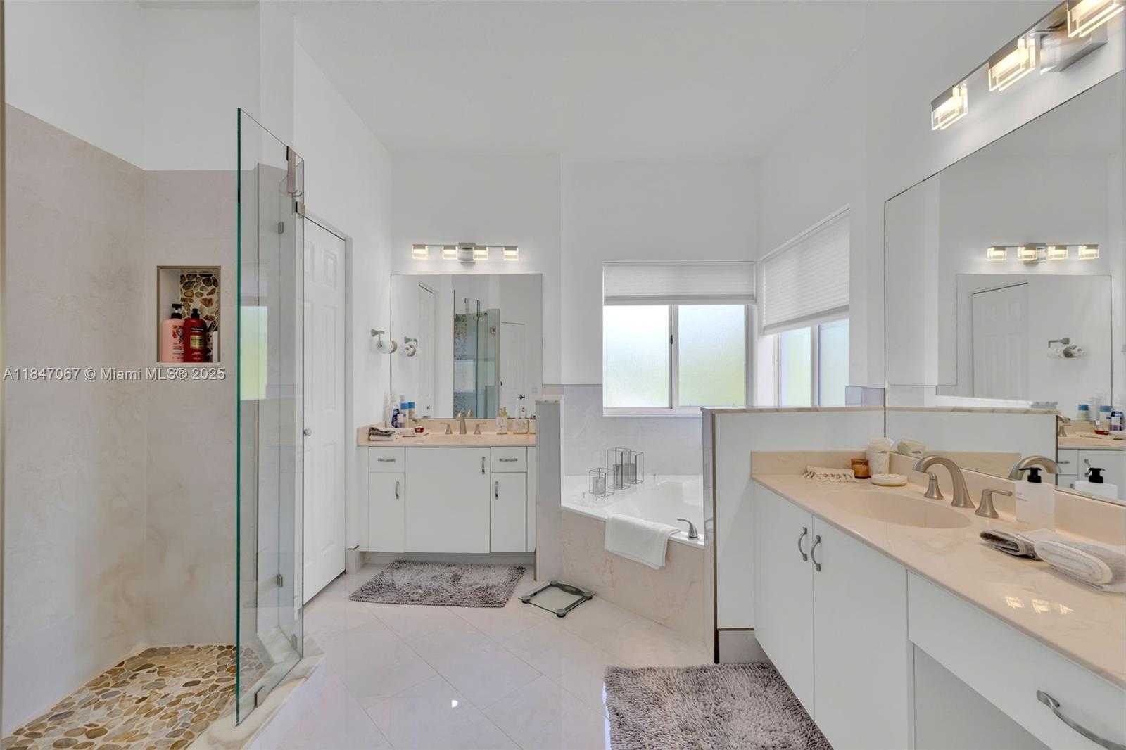 Small Image of 7301 NORTH WEST 107TH PL, Doral Number 13