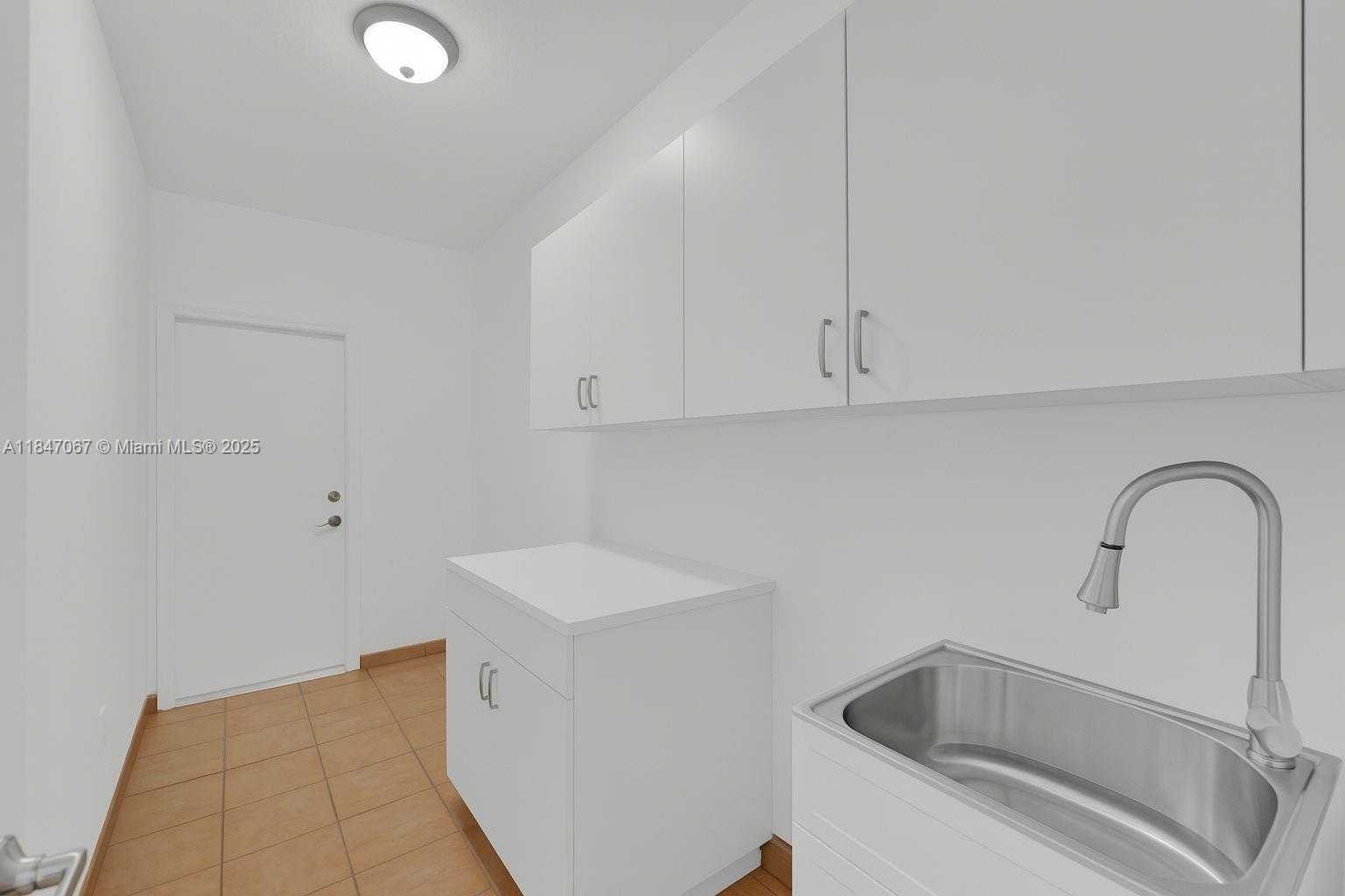 Small Image of 7301 NORTH WEST 107TH PL, Doral Number 23