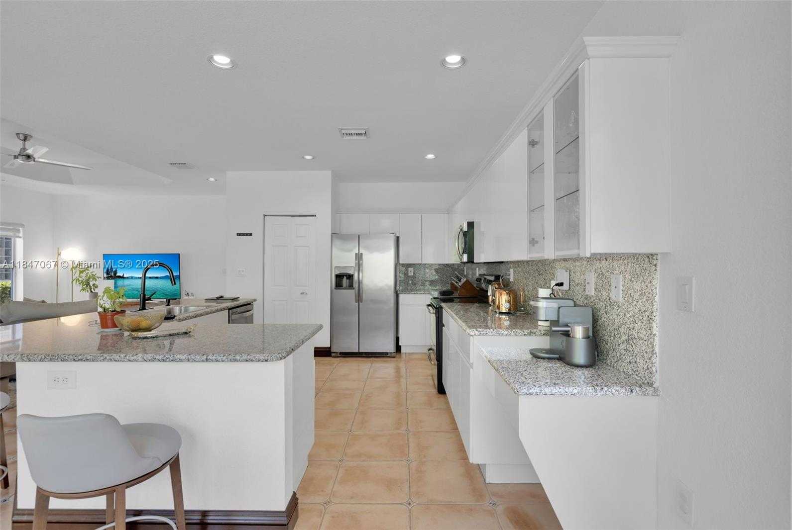 Small Image of 7301 NORTH WEST 107TH PL, Doral Number 3