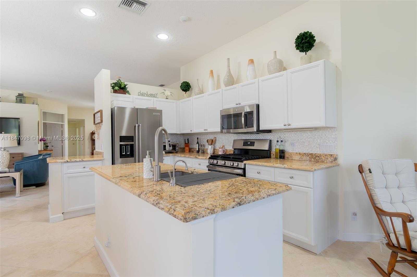 Small Image of 603 MASTERS WAY, Palm Beach Gardens Number 14