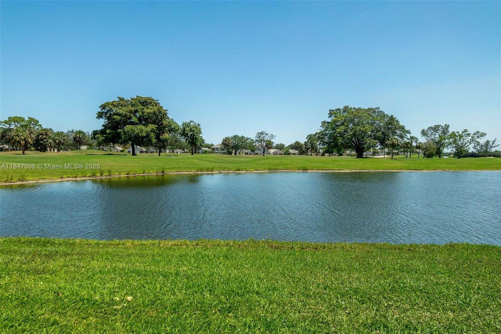 Small Image of 603 MASTERS WAY, Palm Beach Gardens Number 24