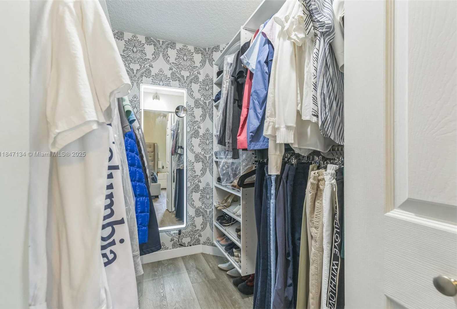 Small Image of 1485 MIRA VISTA CIR, Weston Number 17