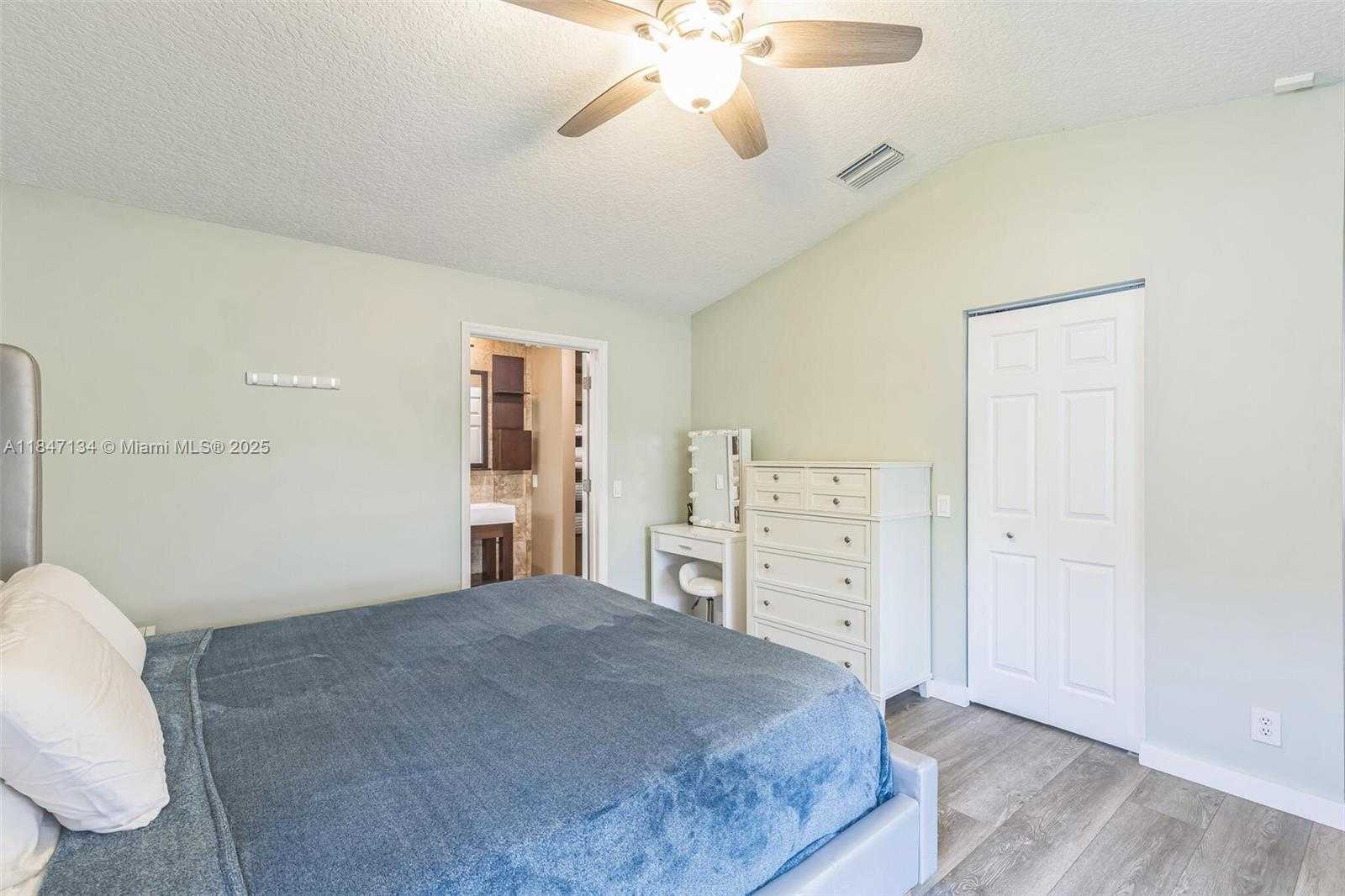 Small Image of 1485 MIRA VISTA CIR, Weston Number 18