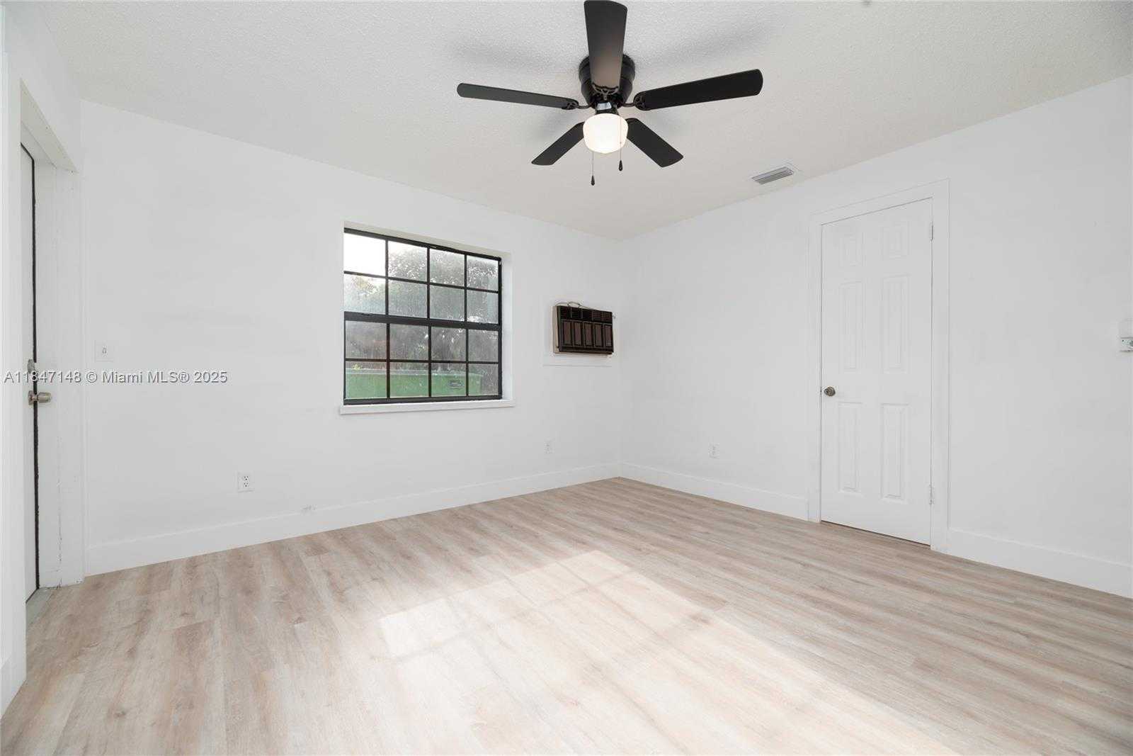 Small Image of 14230 SOUTH WEST 14TH ST, Davie Number 19