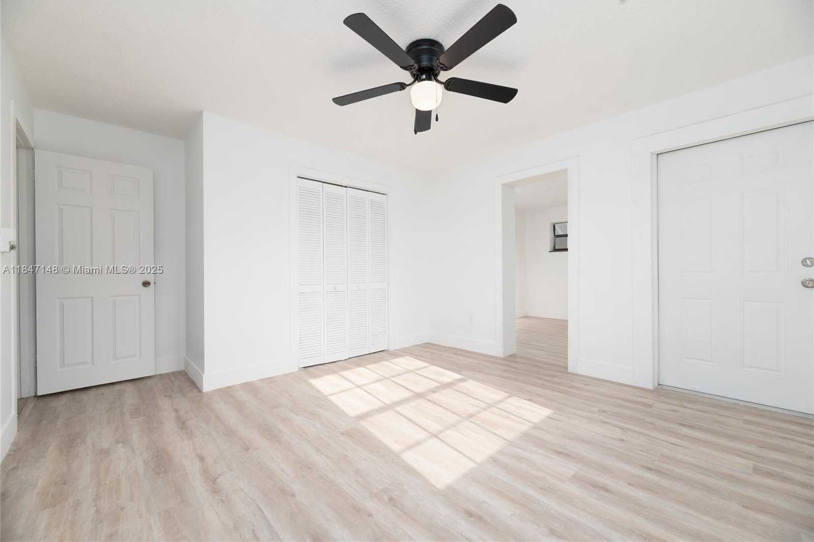 Small Image of 14230 SOUTH WEST 14TH ST, Davie Number 21