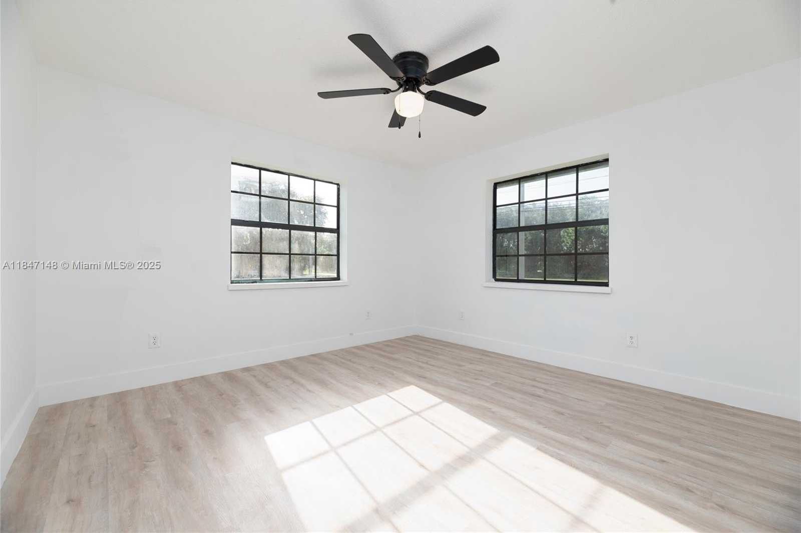 Small Image of 14230 SOUTH WEST 14TH ST, Davie Number 23