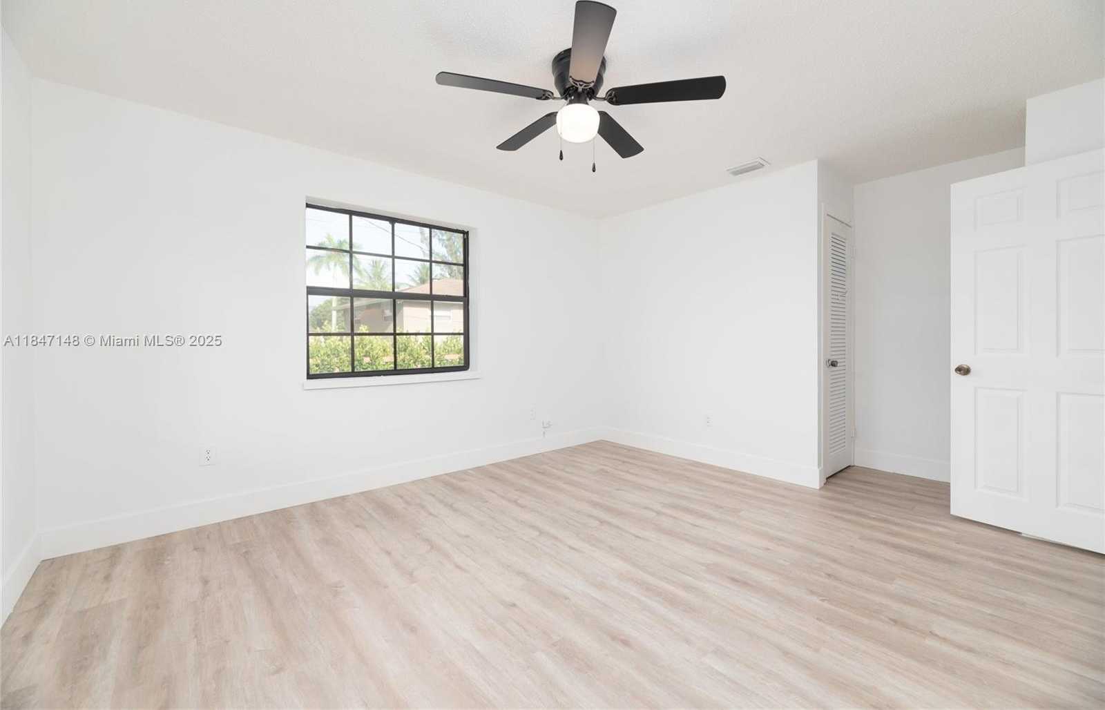Small Image of 14230 SOUTH WEST 14TH ST, Davie Number 27