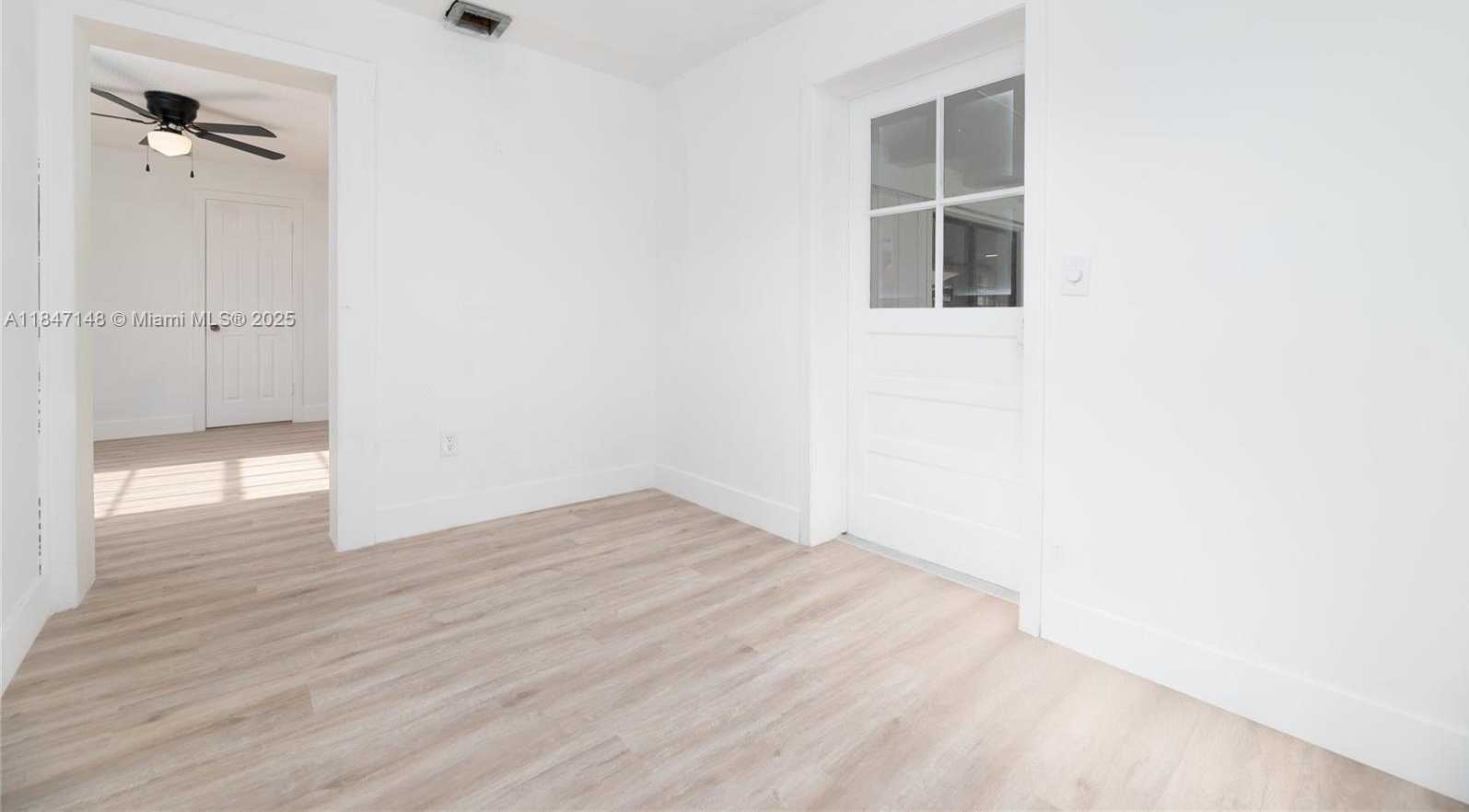 Small Image of 14230 SOUTH WEST 14TH ST, Davie Number 33