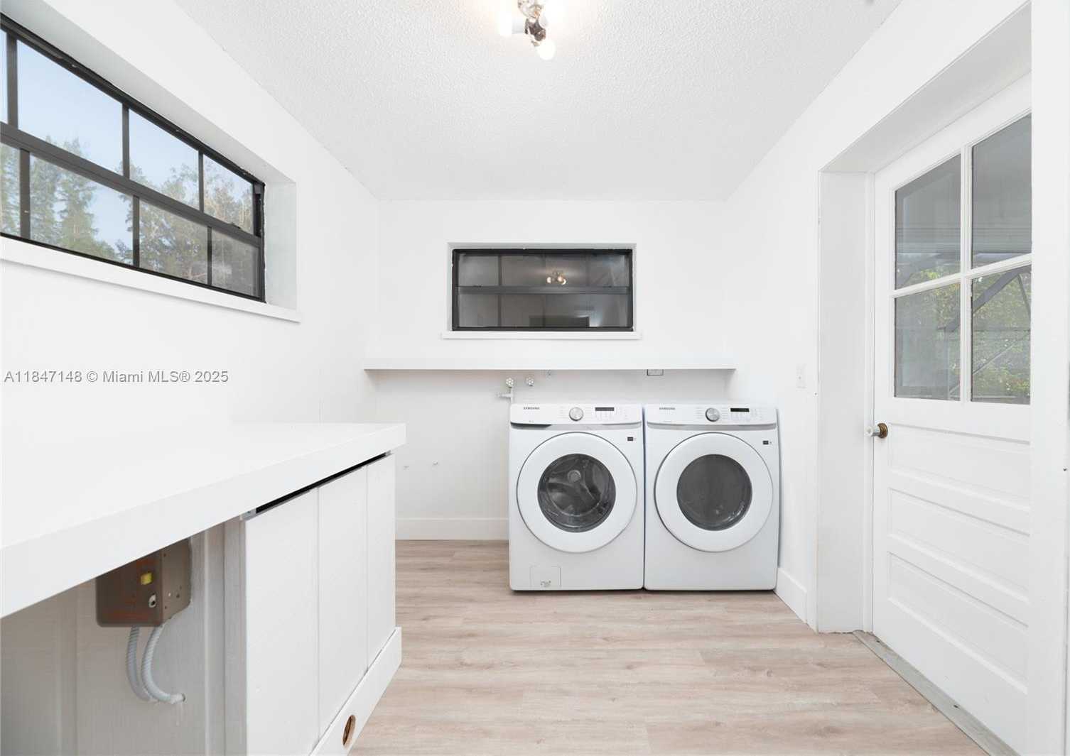 Small Image of 14230 SOUTH WEST 14TH ST, Davie Number 35
