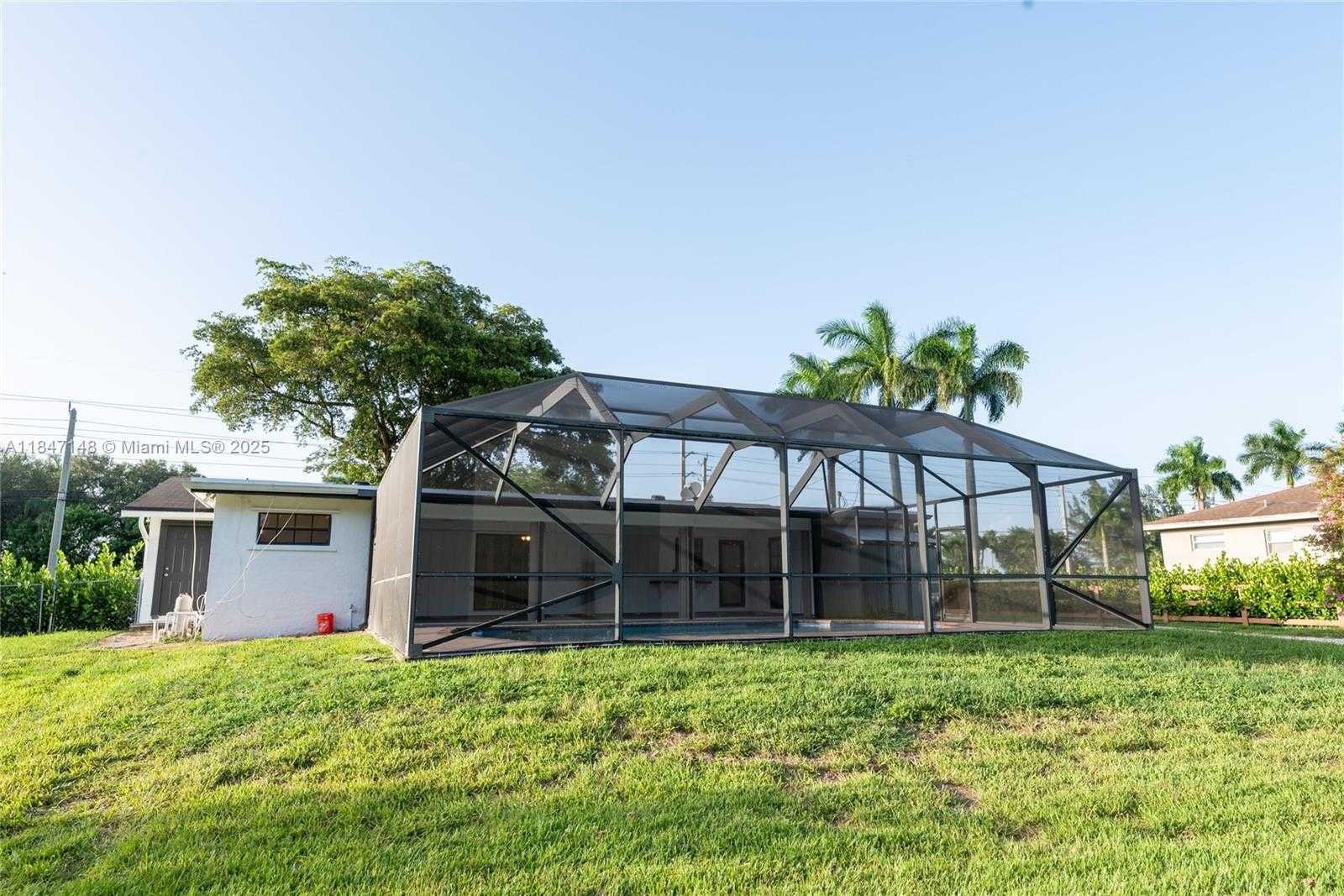 Small Image of 14230 SOUTH WEST 14TH ST, Davie Number 42