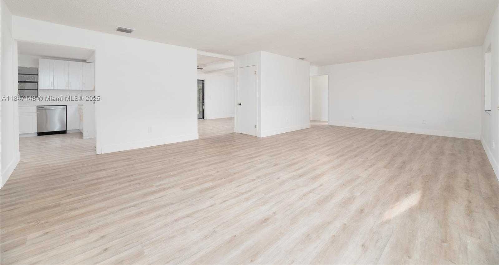 Small Image of 14230 SOUTH WEST 14TH ST, Davie Number 5