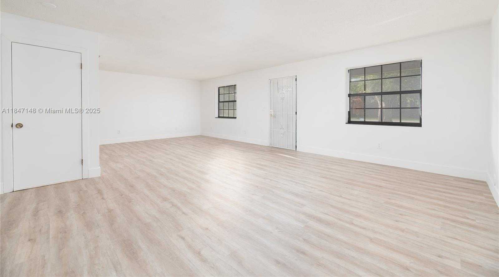 Small Image of 14230 SOUTH WEST 14TH ST, Davie Number 8