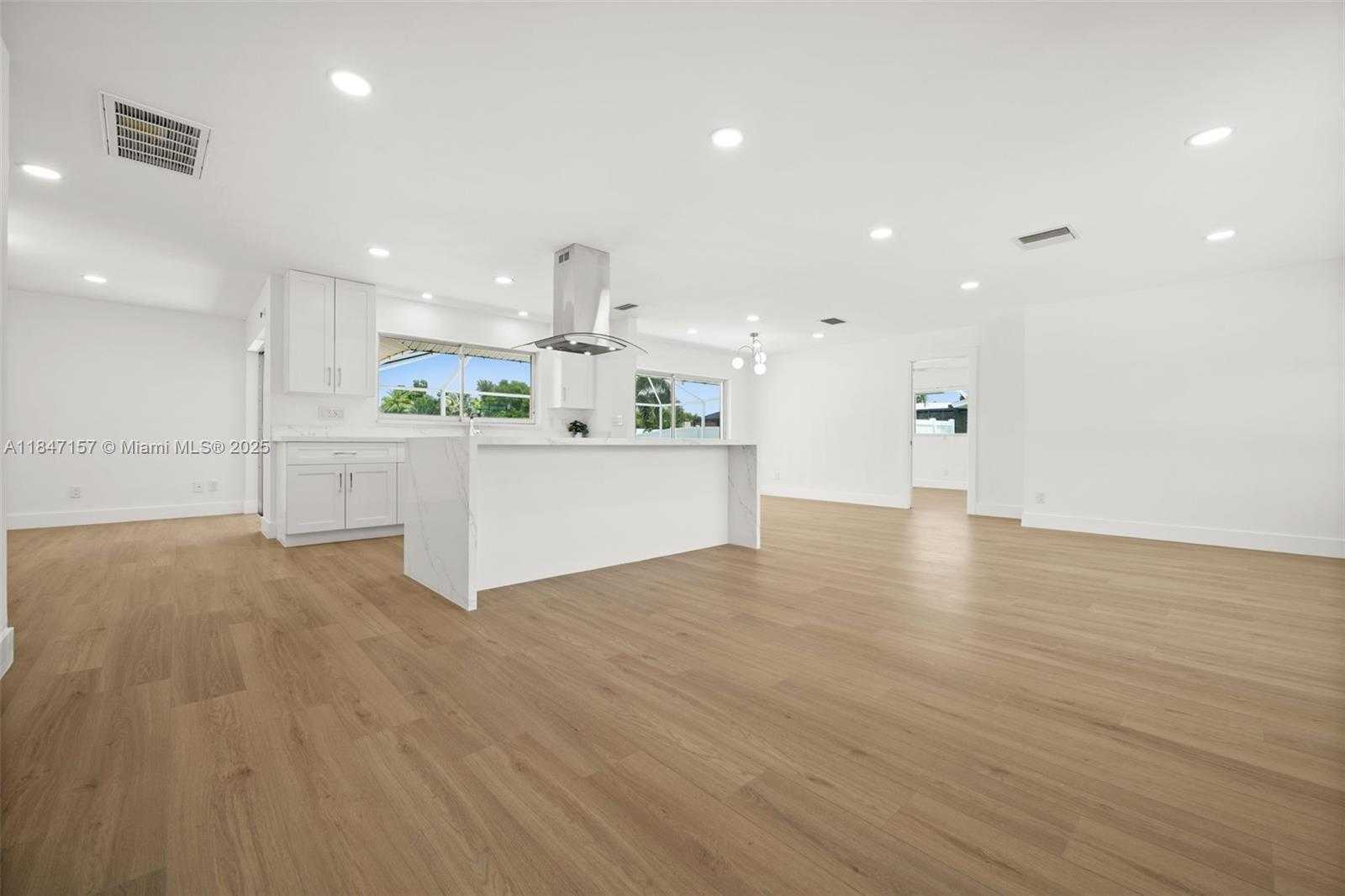 Small Image of 4419 SE 13TH PL, Cape Coral Number 10
