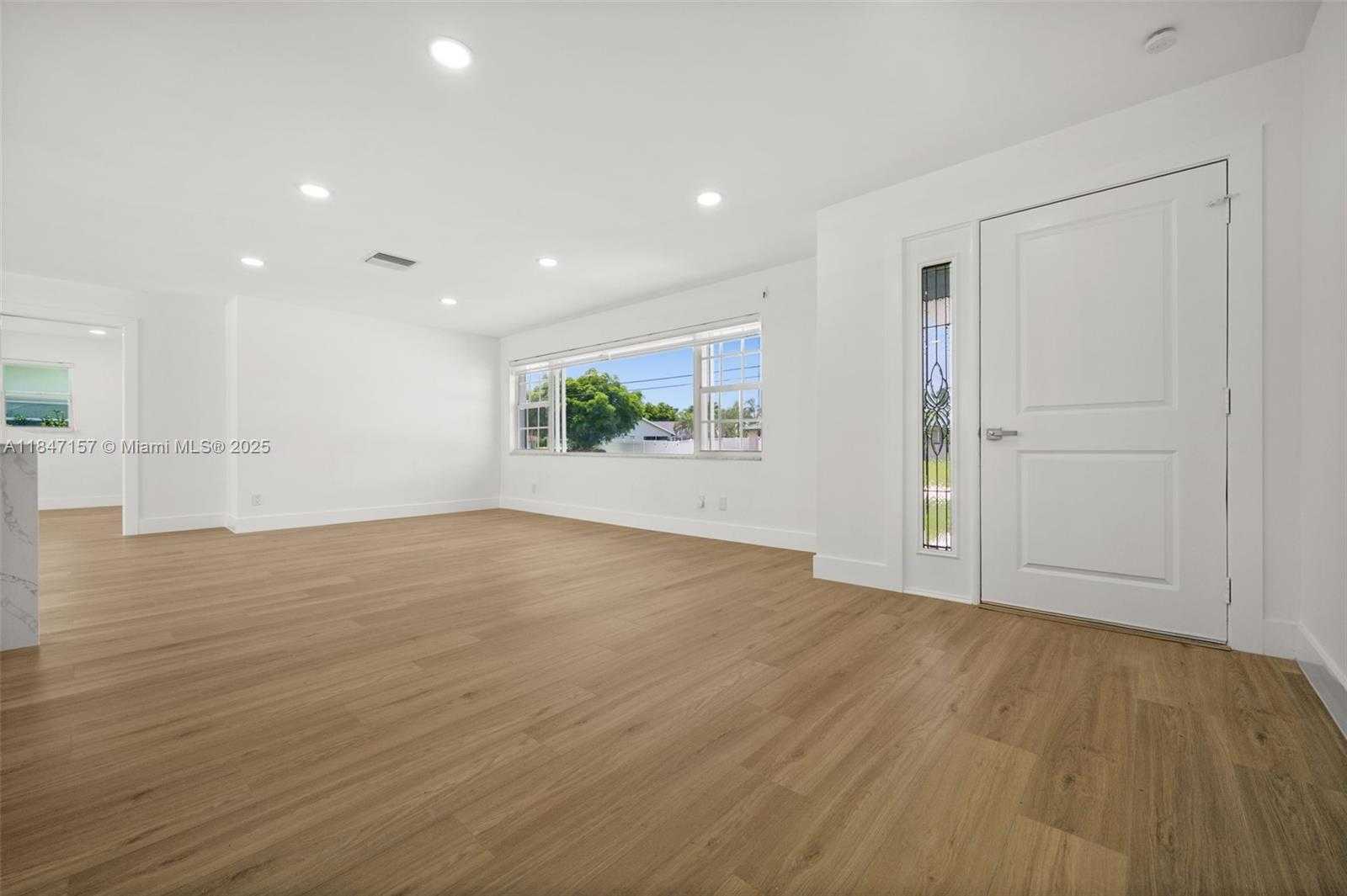 Small Image of 4419 SE 13TH PL, Cape Coral Number 12