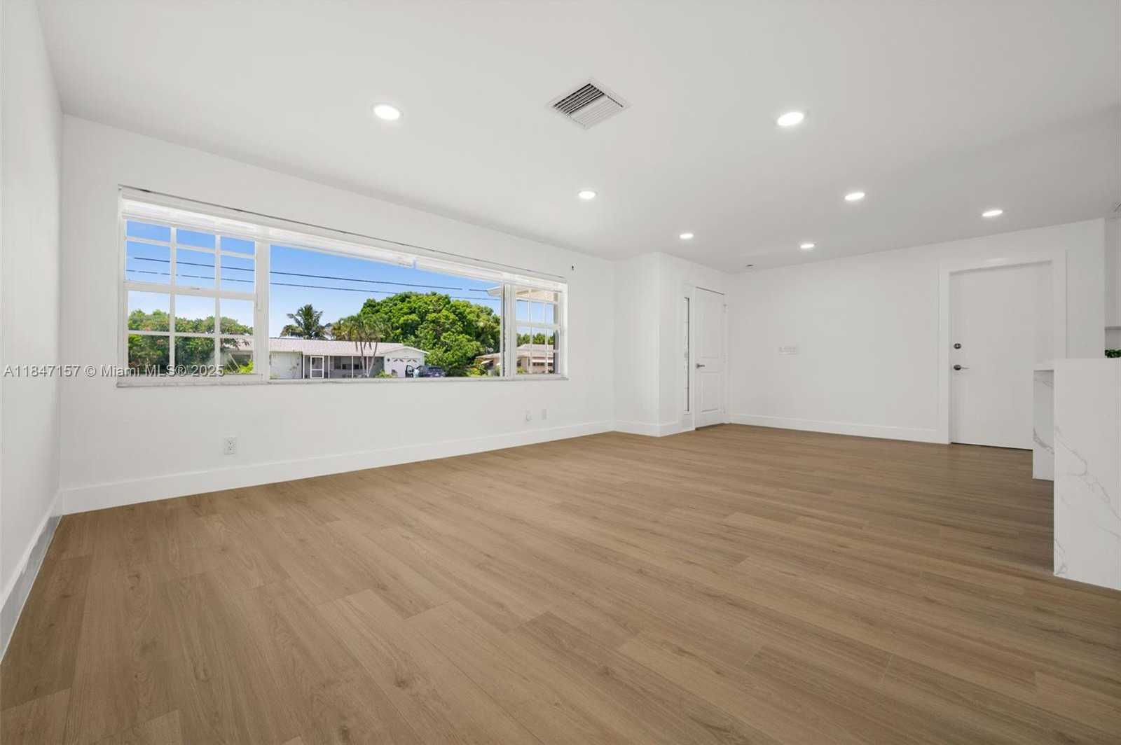 Small Image of 4419 SE 13TH PL, Cape Coral Number 14