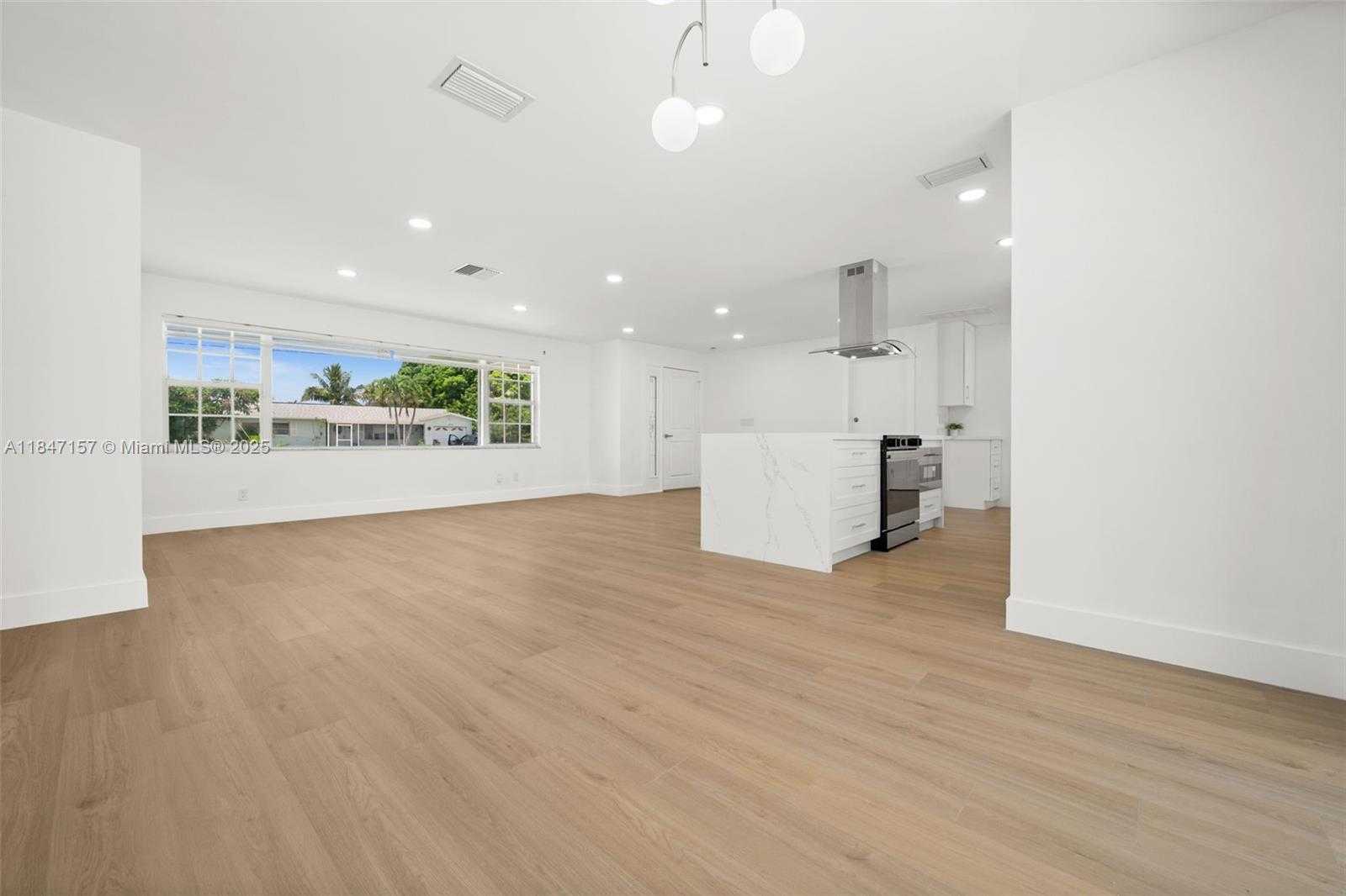 Small Image of 4419 SE 13TH PL, Cape Coral Number 16