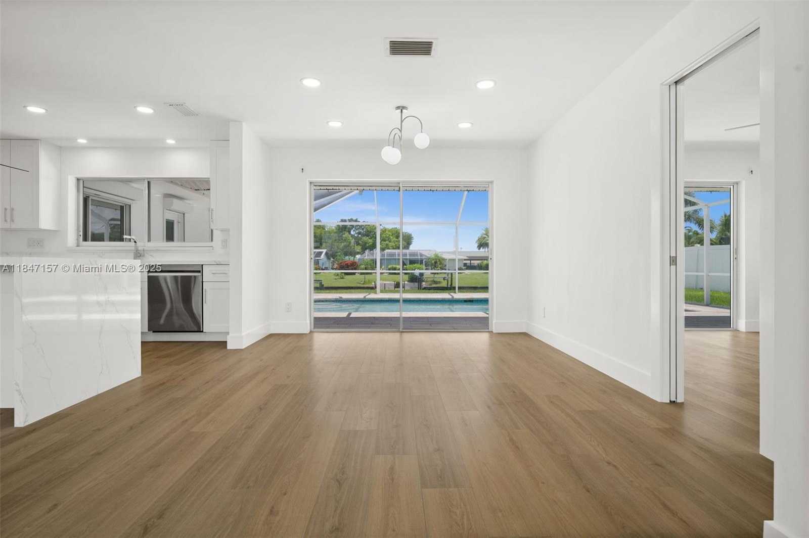 Small Image of 4419 SE 13TH PL, Cape Coral Number 17