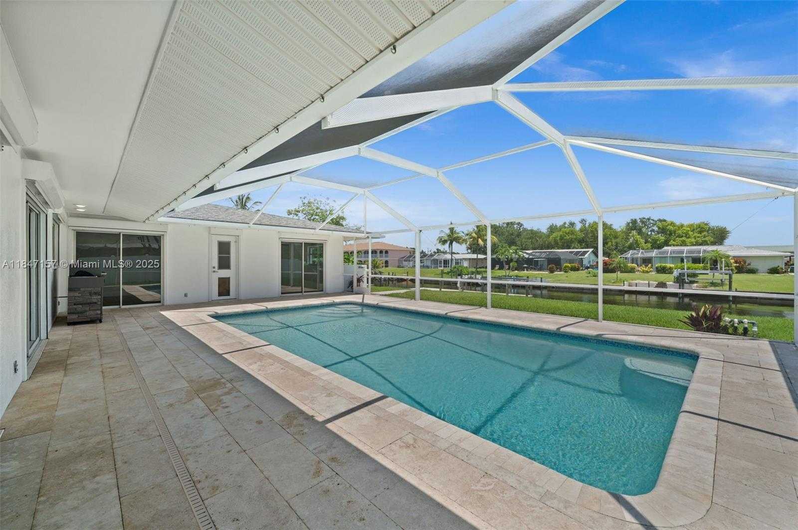 Small Image of 4419 SE 13TH PL, Cape Coral Number 2