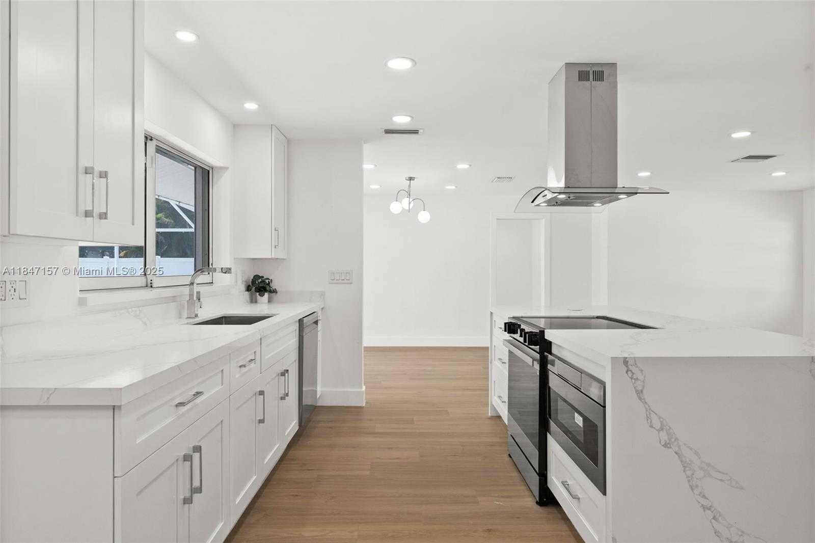 Small Image of 4419 SE 13TH PL, Cape Coral Number 21