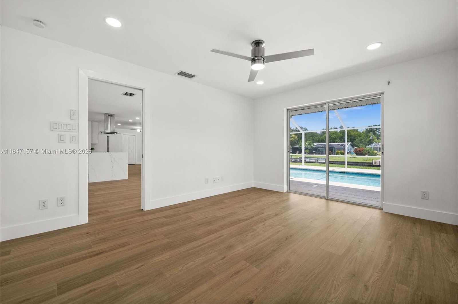 Small Image of 4419 SE 13TH PL, Cape Coral Number 28