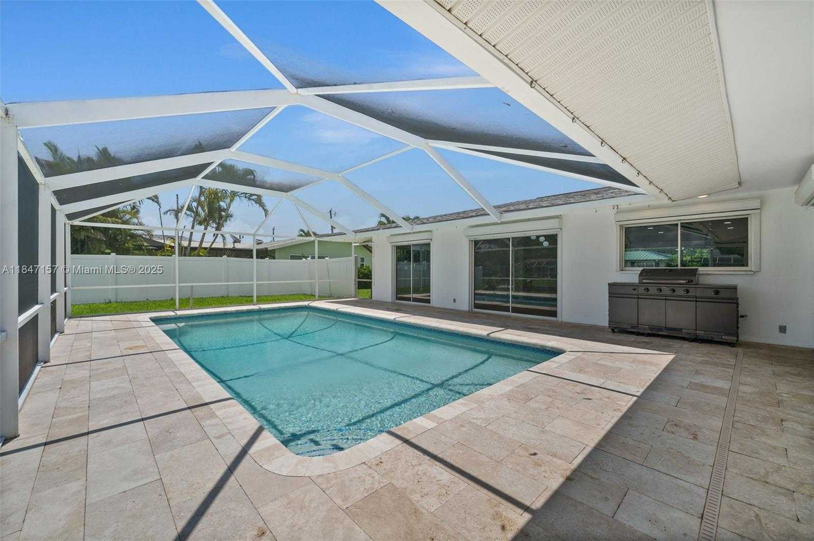 Small Image of 4419 SE 13TH PL, Cape Coral Number 3