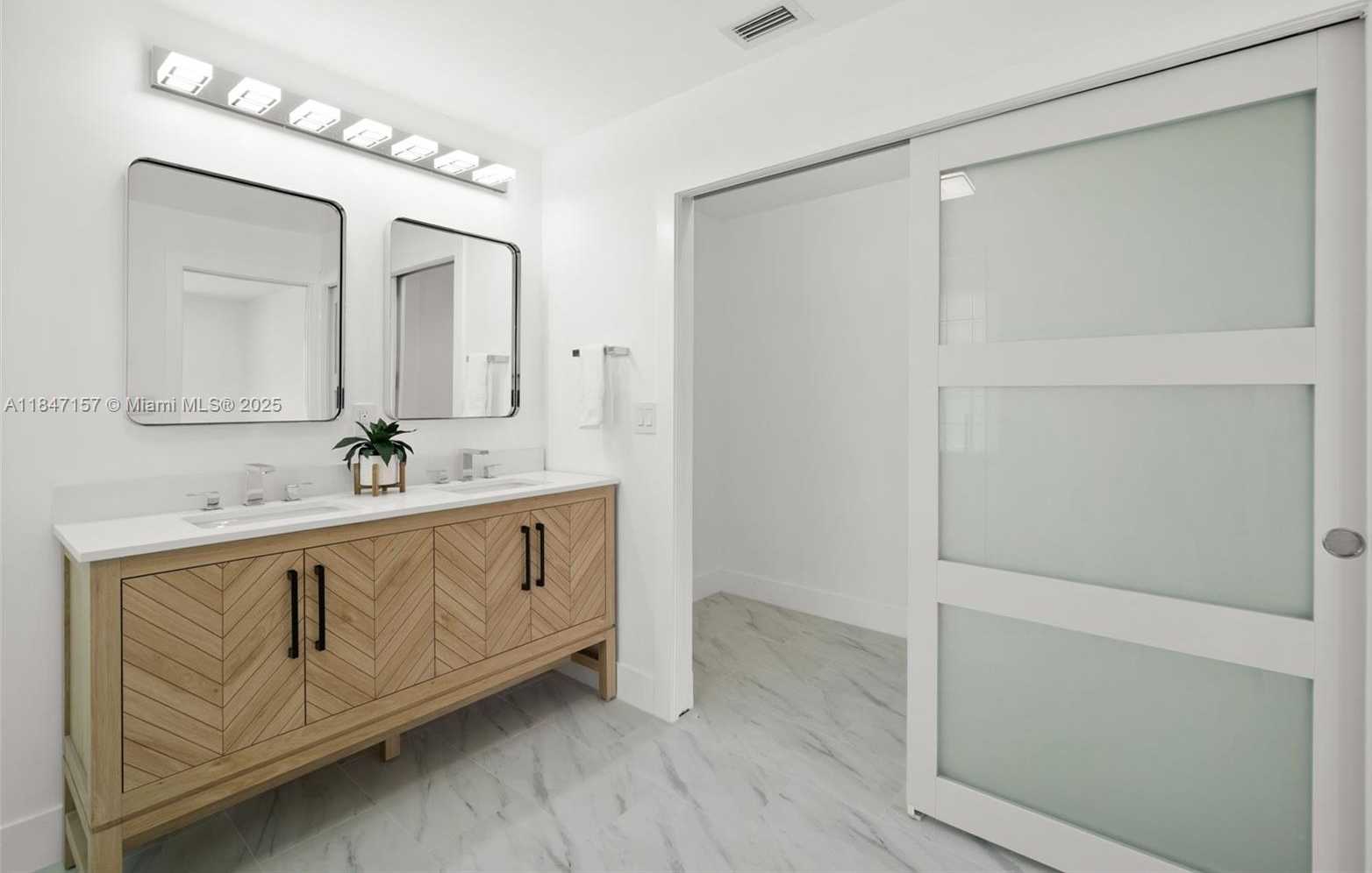 Small Image of 4419 SE 13TH PL, Cape Coral Number 30