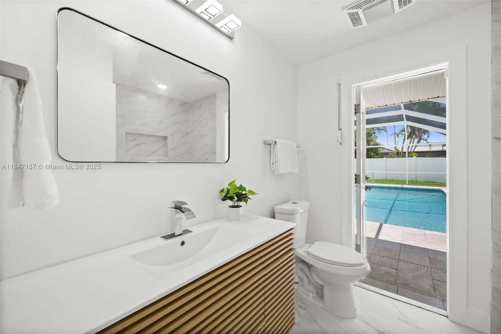 Small Image of 4419 SE 13TH PL, Cape Coral Number 39