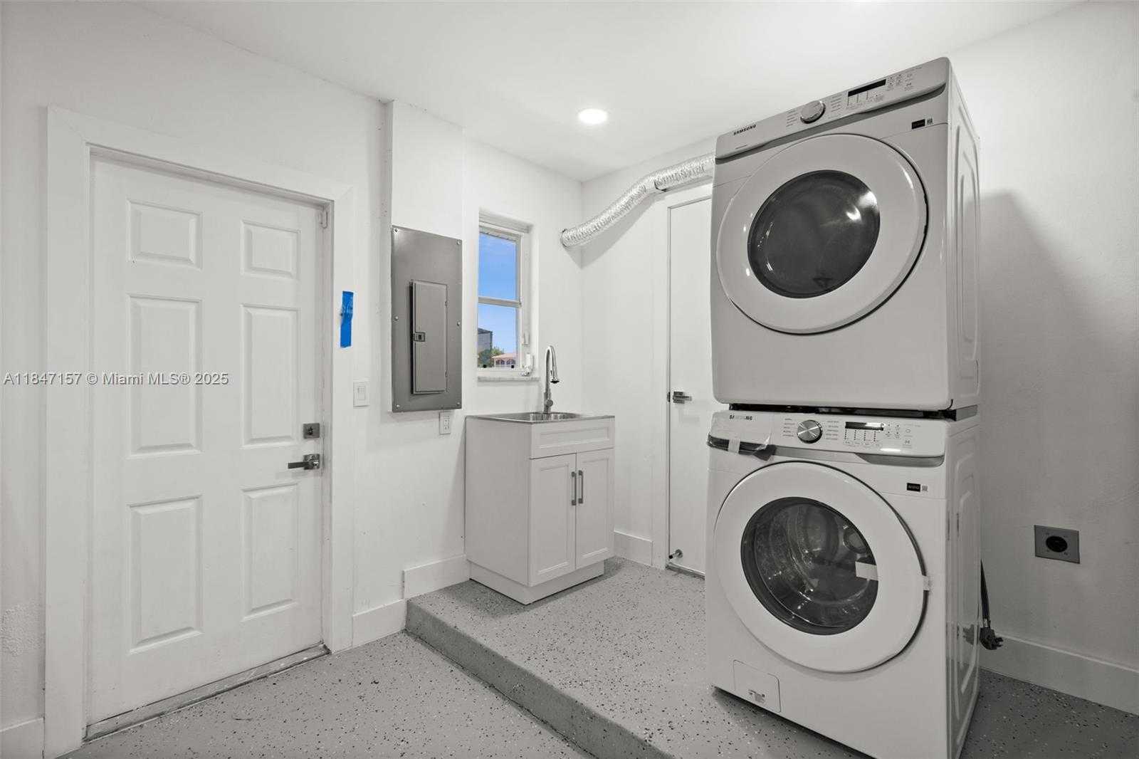 Small Image of 4419 SE 13TH PL, Cape Coral Number 40