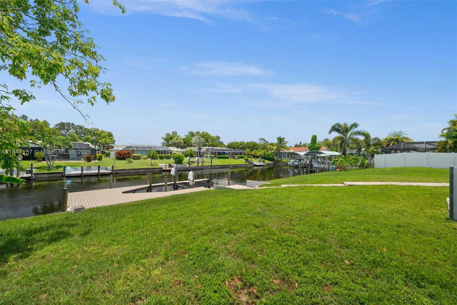 Small Image of 4419 SE 13TH PL, Cape Coral Number 43