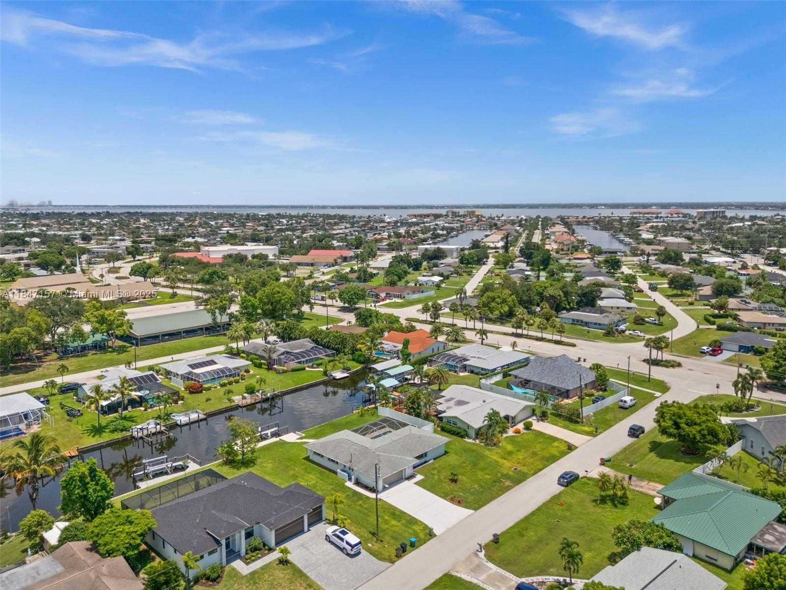 Small Image of 4419 SE 13TH PL, Cape Coral Number 48