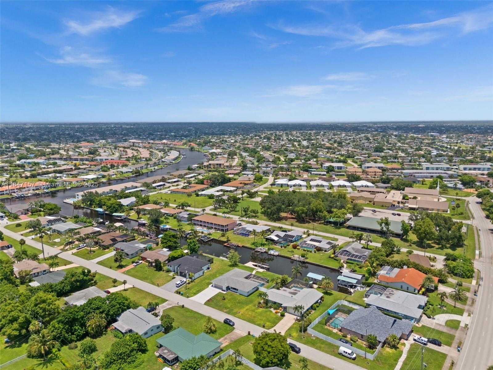 Small Image of 4419 SE 13TH PL, Cape Coral Number 49