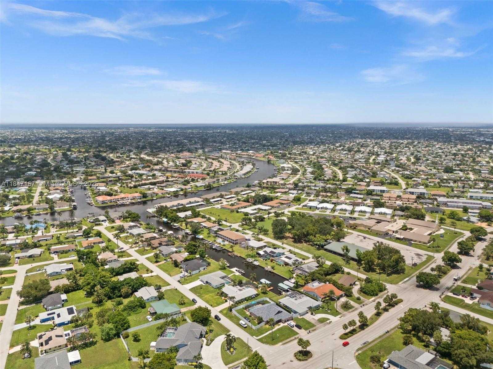 Small Image of 4419 SE 13TH PL, Cape Coral Number 50
