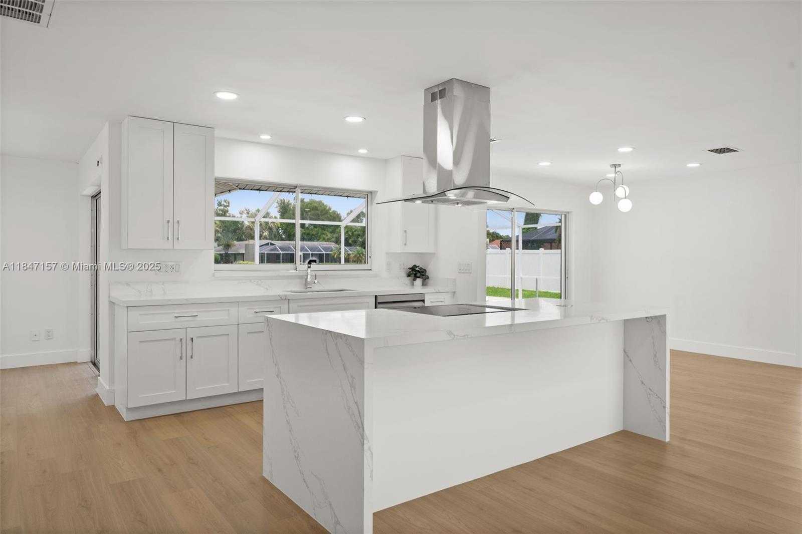 Small Image of 4419 SE 13TH PL, Cape Coral Number 8