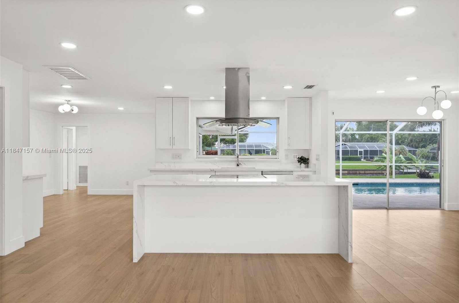 Small Image of 4419 SE 13TH PL, Cape Coral Number 9