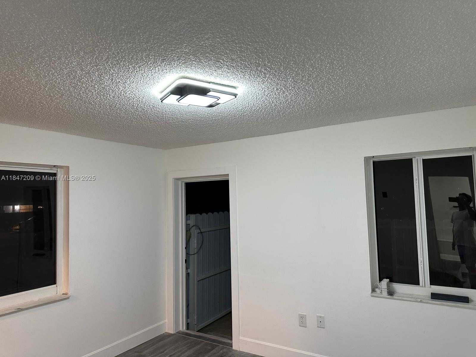 Small Image of 2330 WEST 6TH CT, Hialeah Number 15